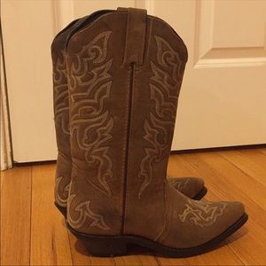 Women’s cowboy boots